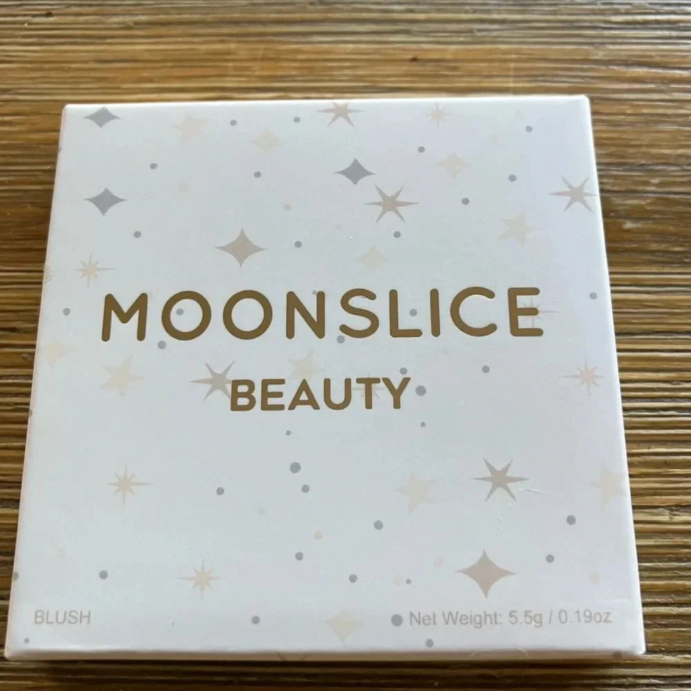 Moonslice Beauty blush in beautiful and‎ BYOD blush brush BB1020.